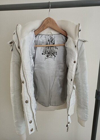 Stradivarius mont