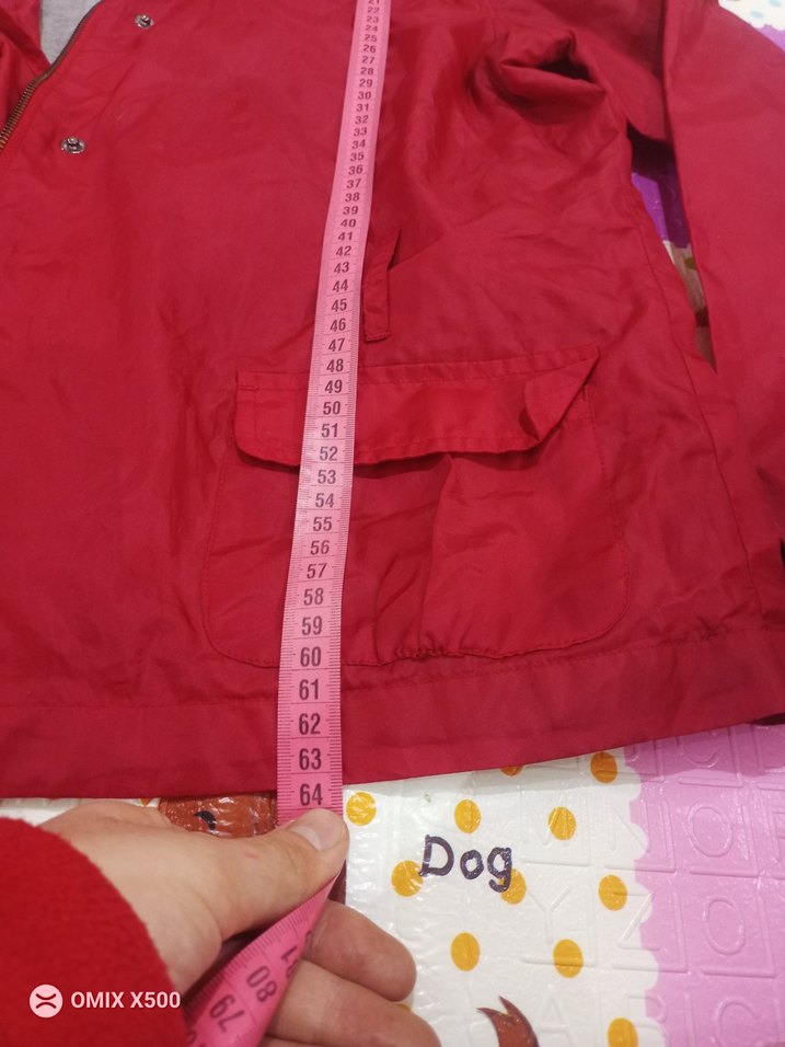 Kız Çocuk Kapüşonlu Kırmızı Düğmeli Yağmurluk - Görsel 5