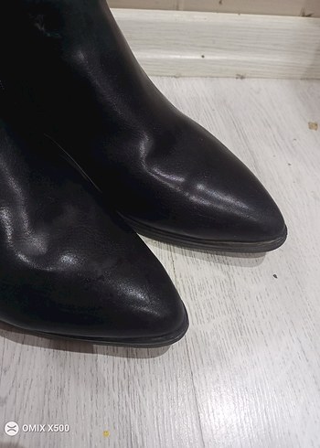 Siyah Tokalı Kadın Topuklu Bot - Görsel 2