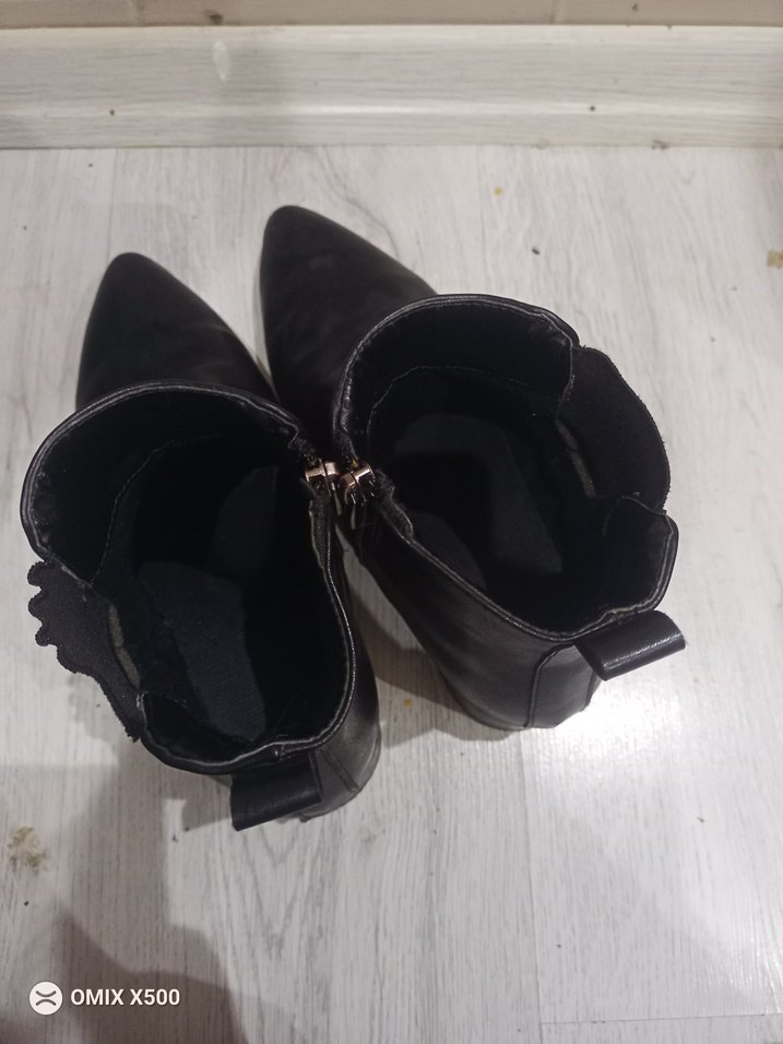 Siyah Tokalı Kadın Topuklu Bot - Görsel 3