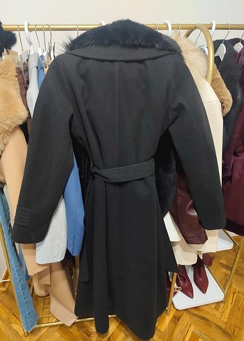 Kürk Yakalı Siyah Kaban - Görsel 4