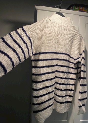 Çizgili Beyaz Triko Kadın Kazak - Görsel 3