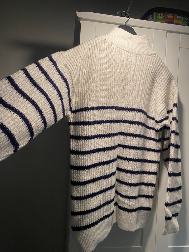 Çizgili Beyaz Triko Kadın Kazak - Görsel 3