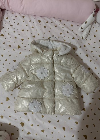 Chicco Marka Kız Çocuk Bej Çıkarılabilir Kapüşonlu Nakışlı Mont - Görsel 2