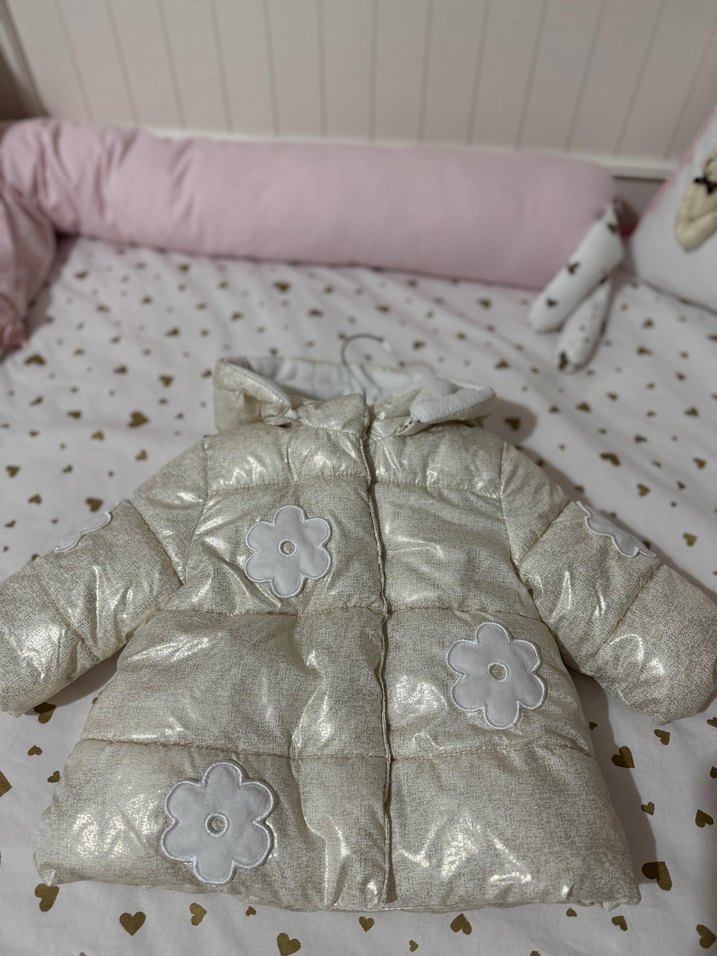 Chicco Marka Kız Çocuk Bej Çıkarılabilir Kapüşonlu Nakışlı Mont - Görsel 3