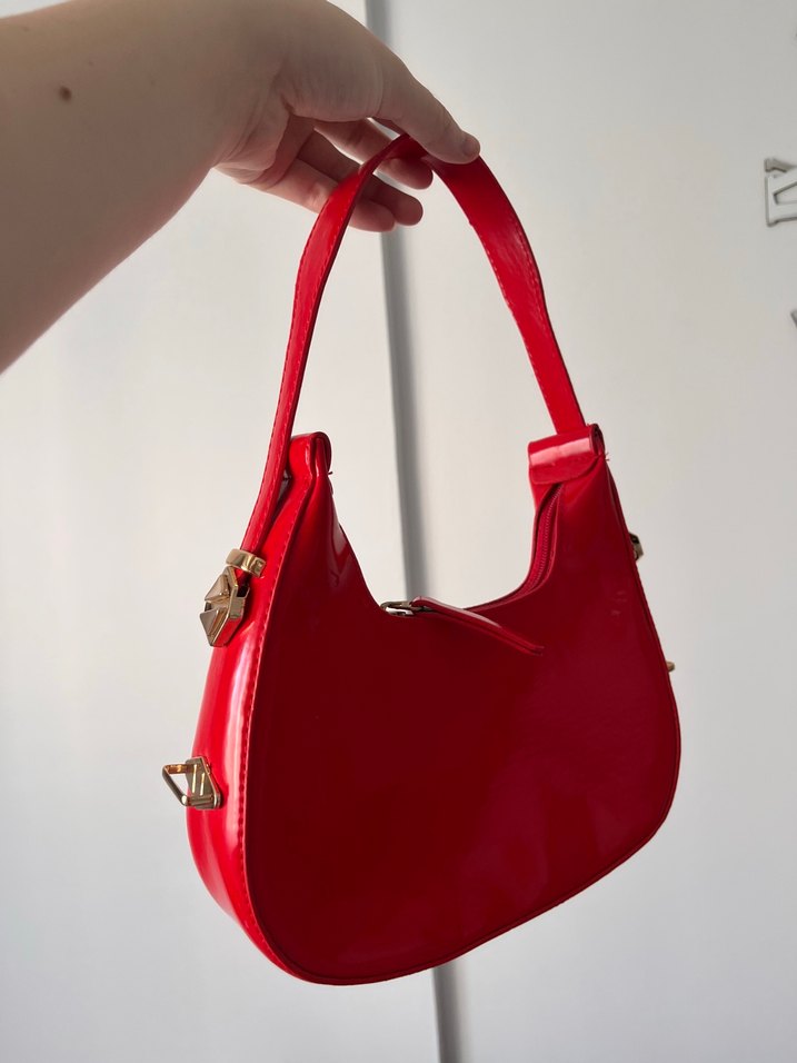 Kırmızı Parlak Kadın Omuz Çantası - Görsel 5