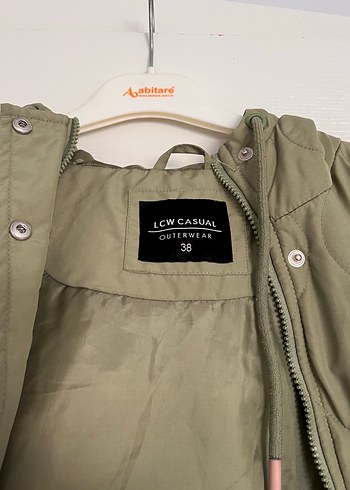 Fermuarlı Ve Düğmeli Haki Renk Kadın Mont - Görsel 4