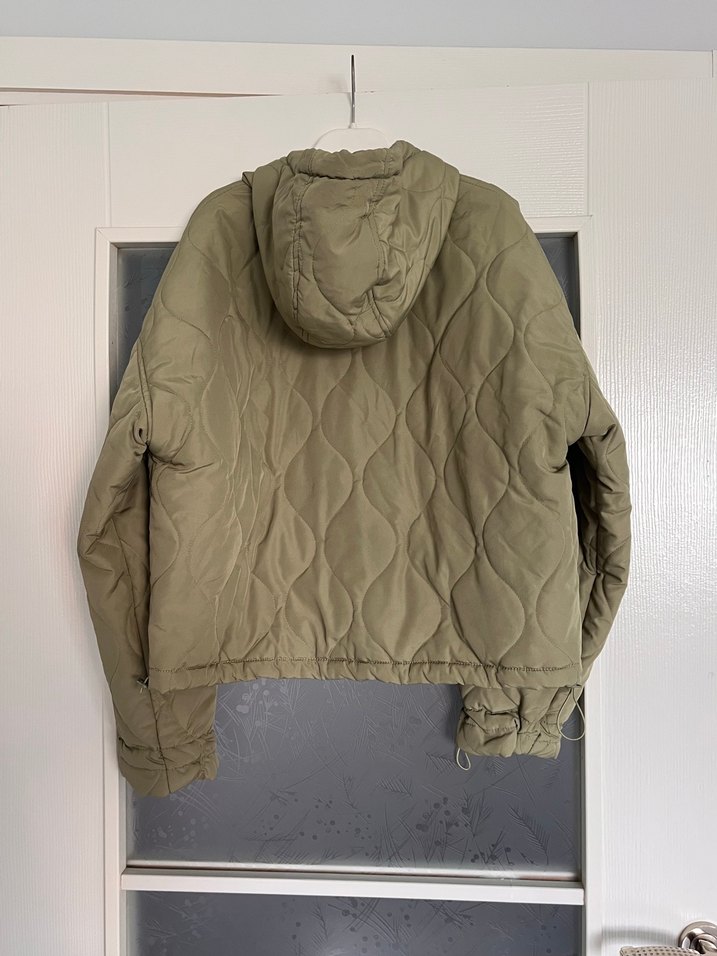 Fermuarlı Ve Düğmeli Haki Renk Kadın Mont - Görsel 3