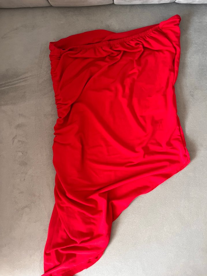Kadın Kırmızı Drapeli Asimetrik Straplez Bluz - Görsel 3