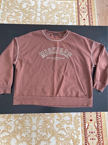 Sweatshirt