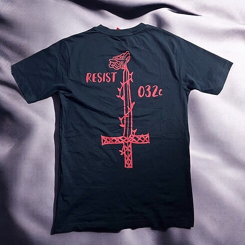 032c ?Resist? Tee | mmml jaded peso lls lb erl reternity