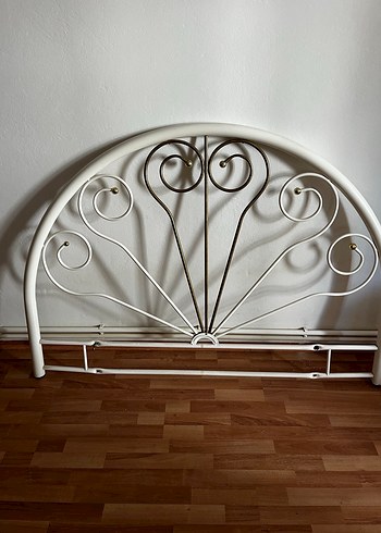 Parlak Beyaz Metal Yatak Başlığı - Görsel 3