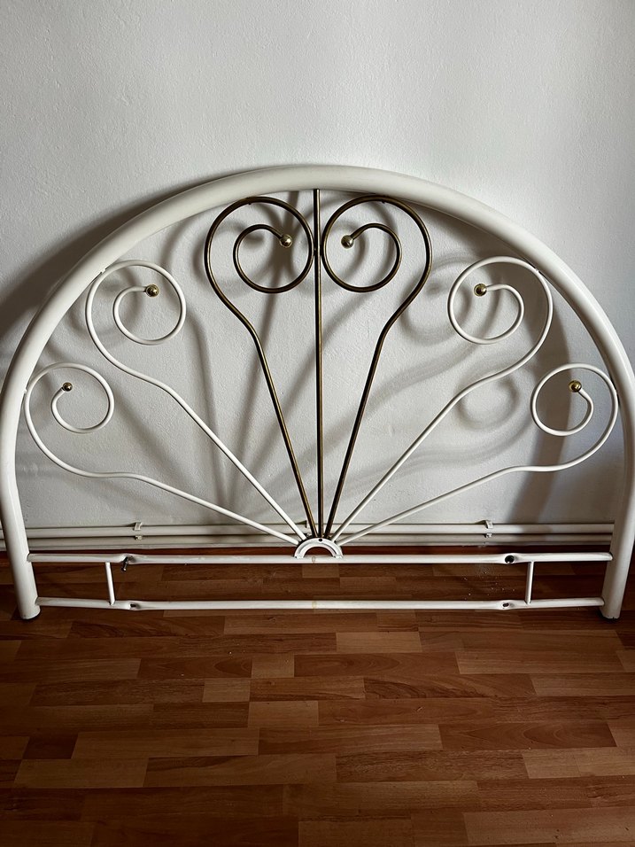 Parlak Beyaz Metal Yatak Başlığı - Görsel 2