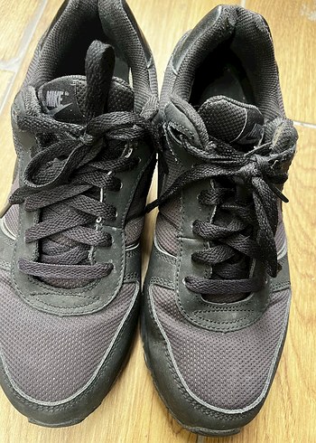 Nike Siyah Bağcıklı Spor Ayakkabı - Görsel 2