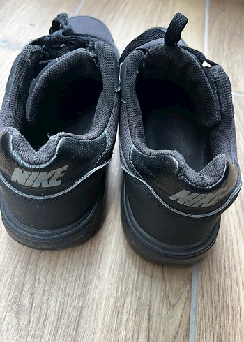 Nike Siyah Bağcıklı Spor Ayakkabı - Görsel 3