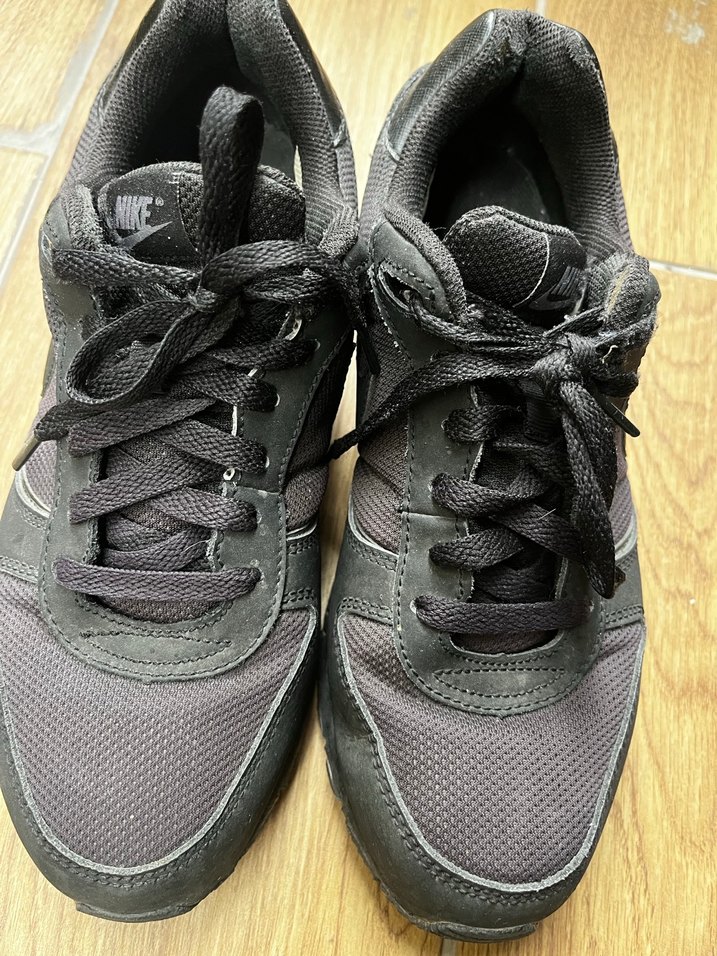 Nike Siyah Bağcıklı Spor Ayakkabı - Görsel 2