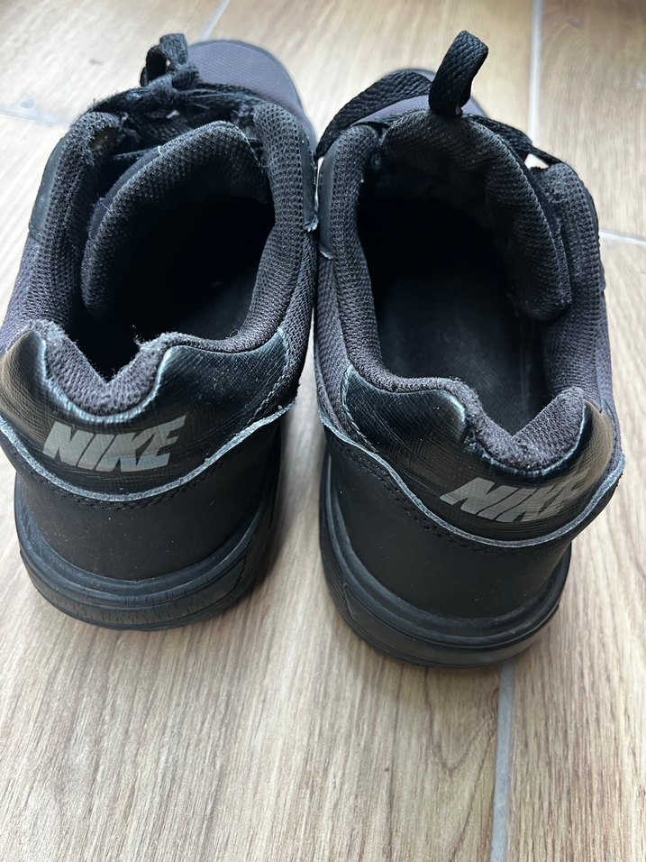 Nike Siyah Bağcıklı Spor Ayakkabı - Görsel 3