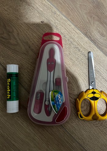 Renkli Kırtasiye Seti: Pergel, Makas ve Yapıştırıcı - Görsel 2