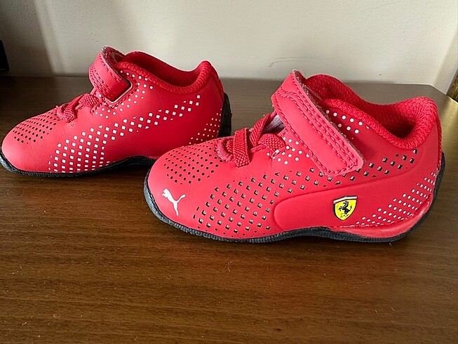 Puma 19 numara Puma kırmızı bebek ayakkabı