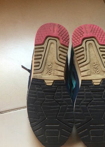 38,5 Beden lacivert Renk Asics ayakkabı