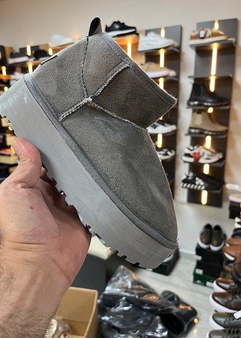 Ugg Gri Süet Kadın Dolgu Topuk Botlar