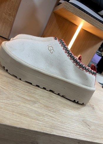 Ugg Bej Nakışlı Kadın Dolgu Topuk Terlik