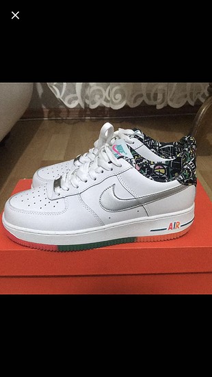 39 Beden beyaz Renk Nike Air Force (yeni ve orijinal)