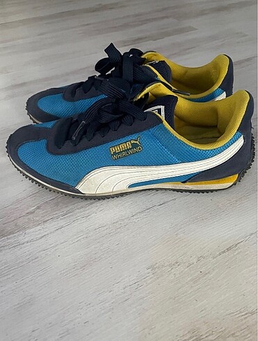 Orjinal puma kadın spor ayakkabı..
