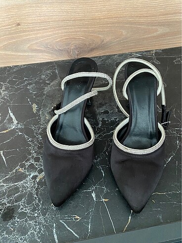 Diğer Saten taşlı topuklu stiletto