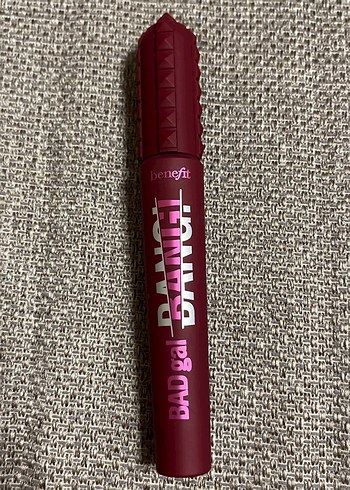 Beden Benefit Badgal Bang Maskara Wild Plum
