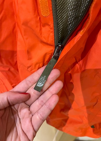 North Face Turuncu Fermuarlı Yağmurluk - Görsel 4