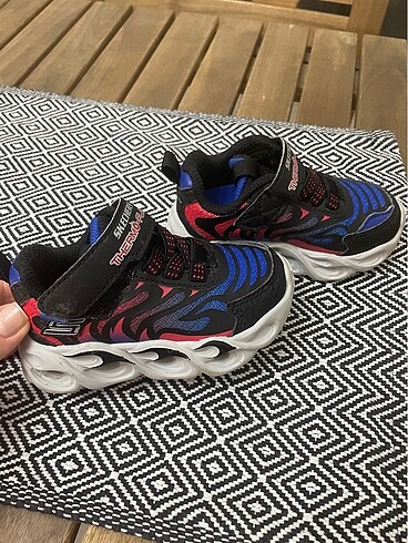 21 Beden Skechers sneaker