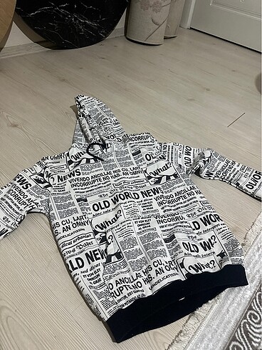 Sweatshirt