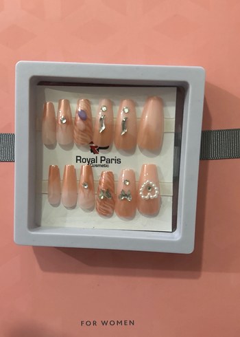 Pastel Bej Tırnak Süslemeleri ve Tırnak Yapıştırıcı - Görsel 3