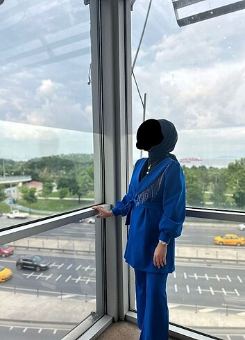 Diğer Saks mavisi yakası taş detaylı takım