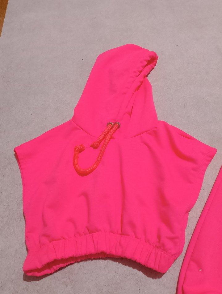 Pembe Kapüşonlu Kolsuz Sweatshirt ve Eşofman - Görsel 2