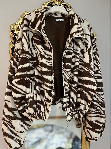 Bershka Polar mont
