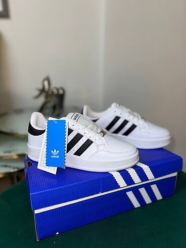 Adidas Spor Ayakkabı