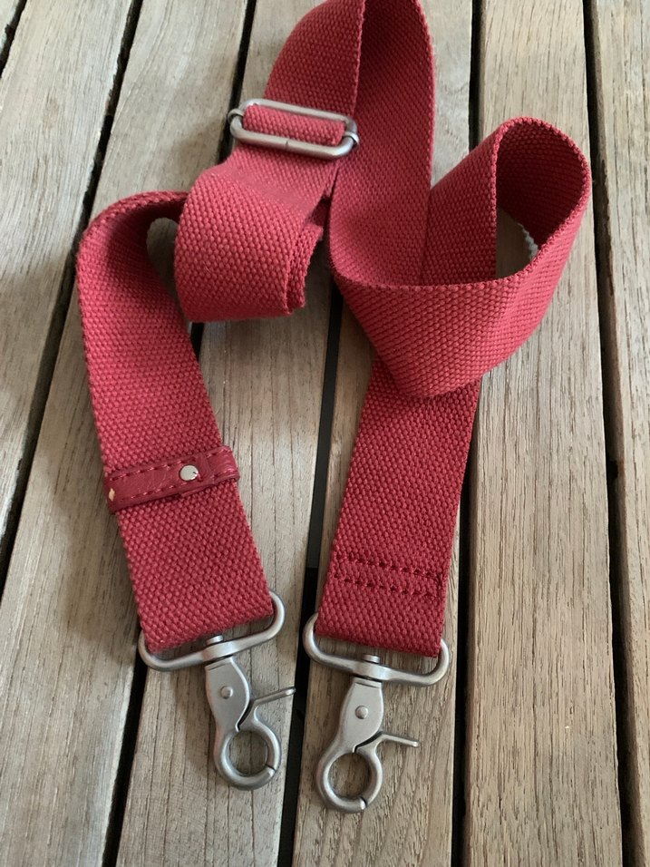 Kırmızı metal tokalı spor çanta askısı 130 cm - Görsel 3