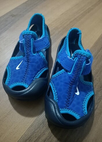 Nike Nike 22 numara sandalet