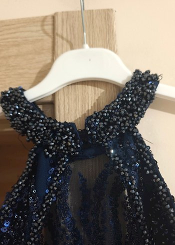 Mavi Payetli Yılan Desenli Uzun Abiye - Görsel 11