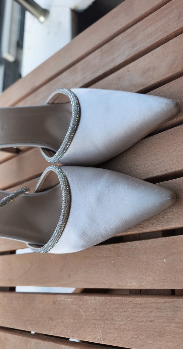 Bilekten bağlama saten topuklu - Görsel 4