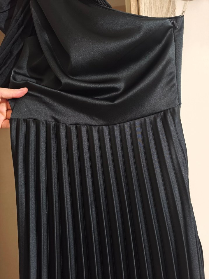 Siyah, Pilili, Uzun Askılı Abiye Elbise - Görsel 2