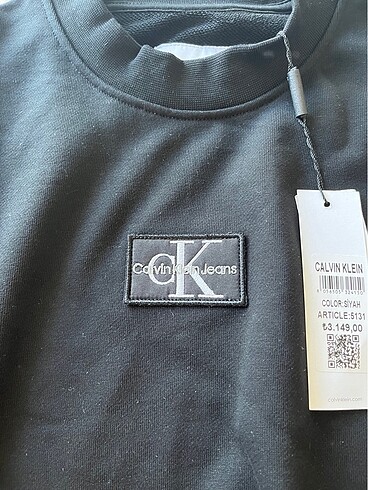 m Beden Calvin klein sweatshirt