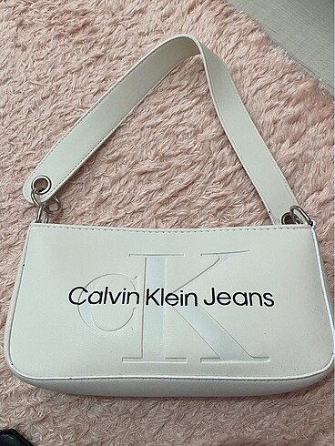 Beyaz Calvin Klein çanta