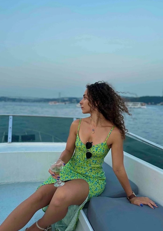 Çiçekli Yırtmaç Detaylı Yeşil Midi Elbise - Görsel 5