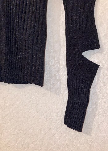 Siyah V Yaka Örgü Gotik Kadın Kazak - Görsel 4