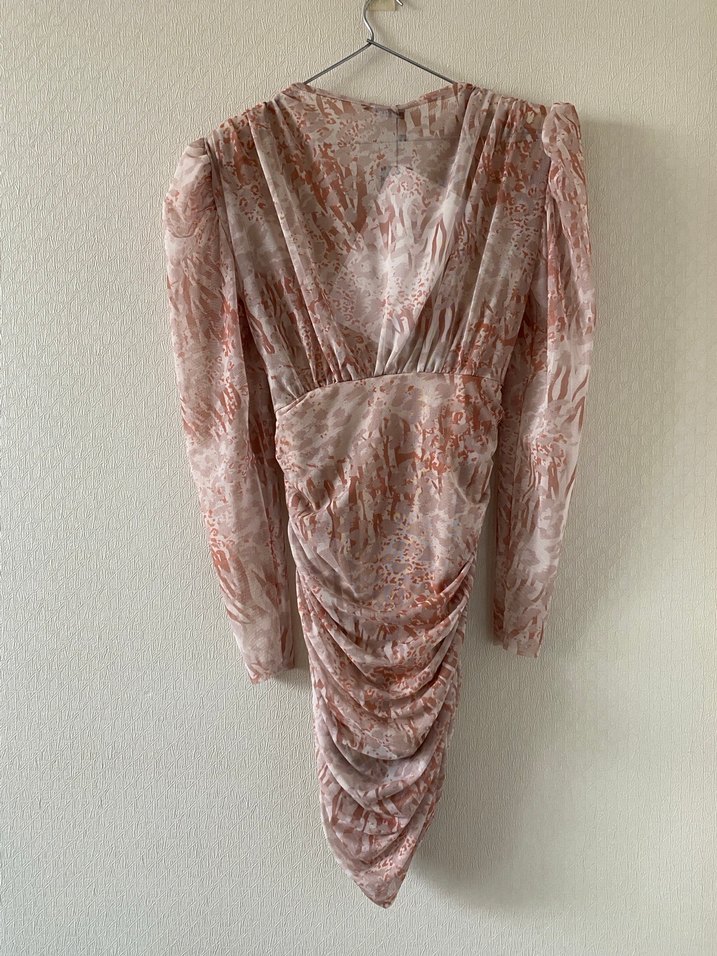 Vatkalı Drapeli V Yaka Tül Elbise - Görsel 4