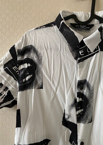 Bershka Desenli Siyah Beyaz Gömlek - Görsel 3