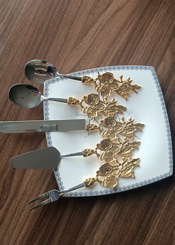  Beden Altın Renkli Çiçek Desenli Servis Çatal ve Bıçak Seti
